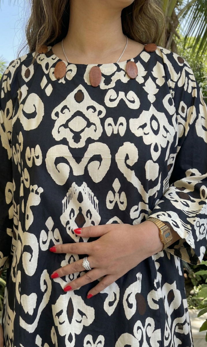 Black Ikat Set