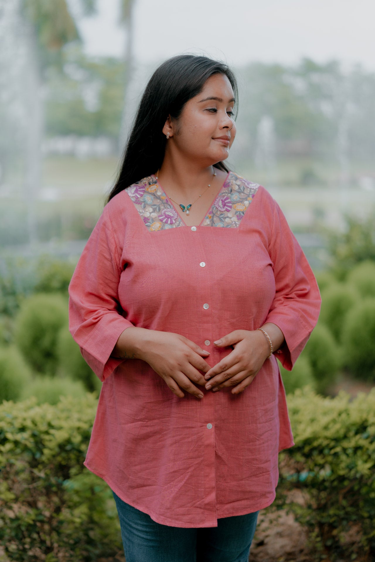 Floral neck embellished long shirt