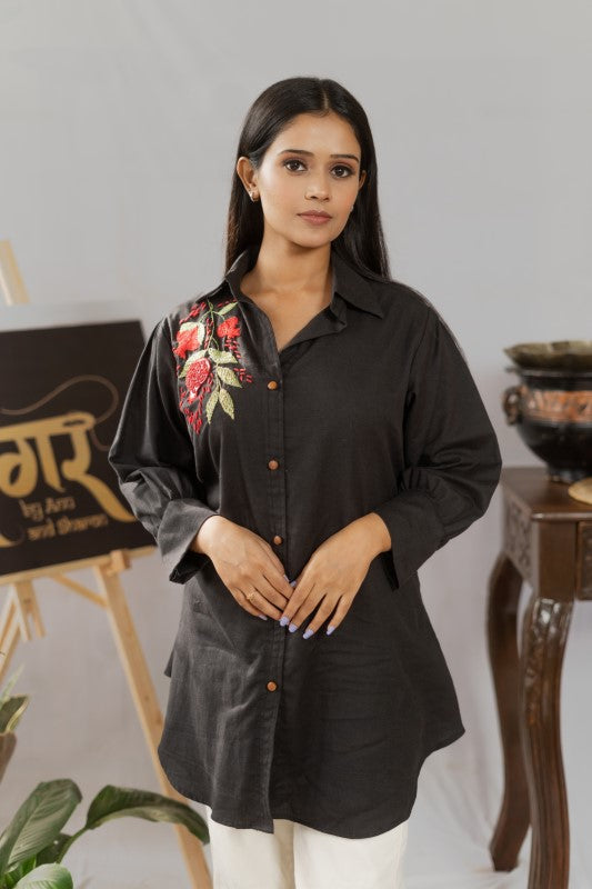 Shoulder thread embellishment shirt