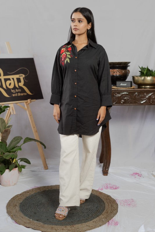 Shoulder thread embellishment shirt