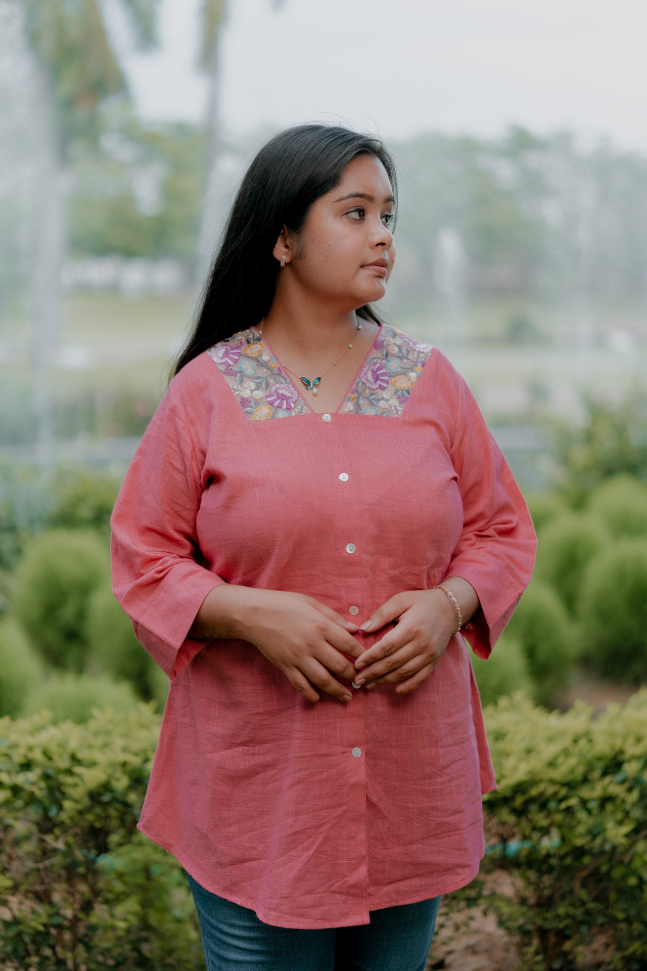 Floral neck embellished long shirt