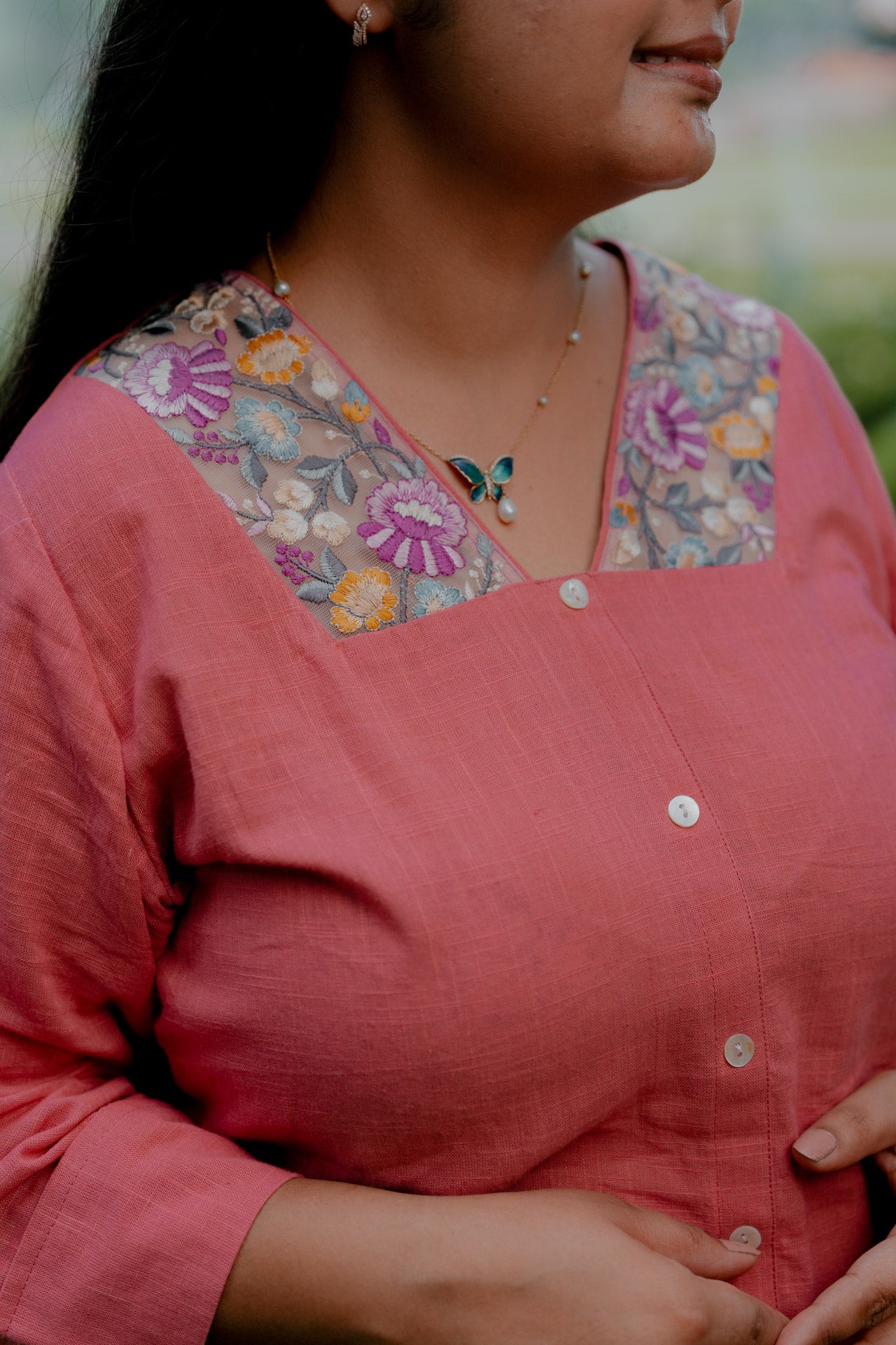 Floral neck embellished long shirt