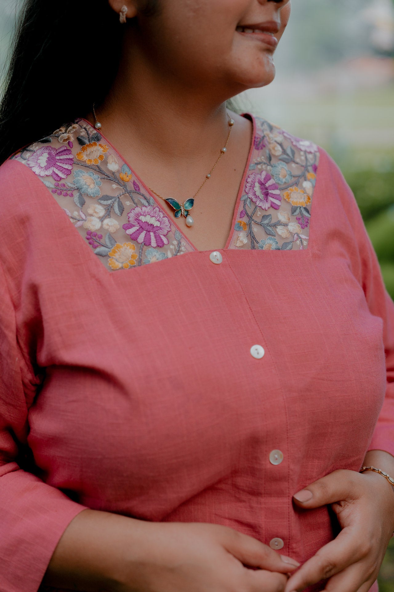 Floral neck embellished long shirt