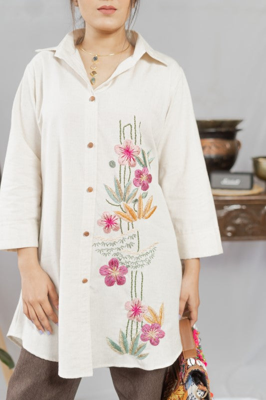 Long shirt with front thread embellishment